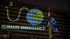 Carbon prices in the EU currently stand at about €27 per tonne. Image: Greenpeace EU
